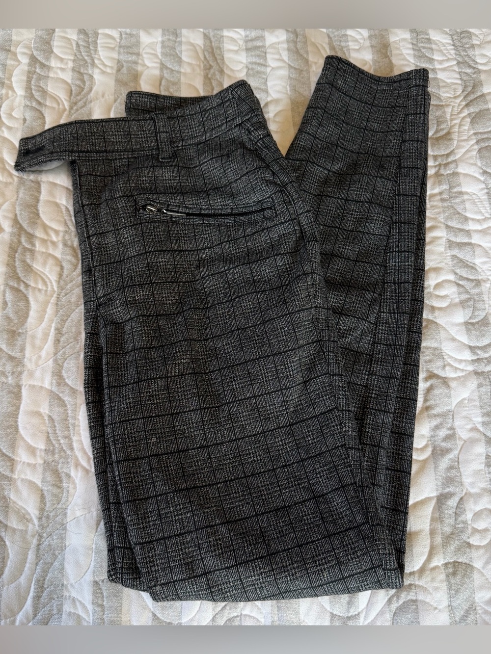 Simply Vera Women’s Gray Plaid Skinny Dress Pants
